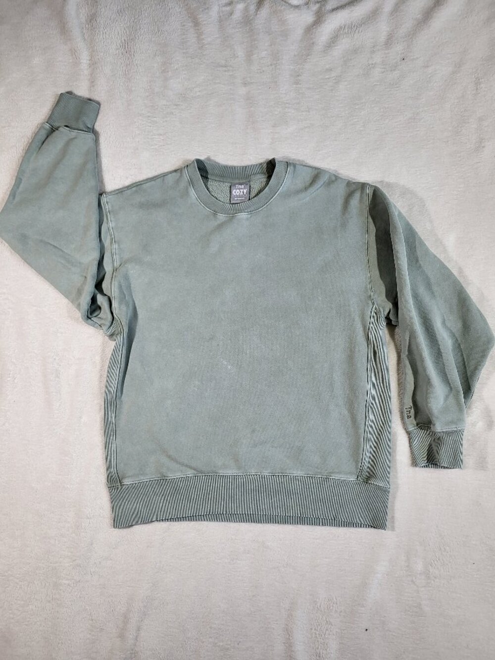 Aritzia - TNA Cozy Fleece Boyfriend Crewneck Sweatshirt - Small